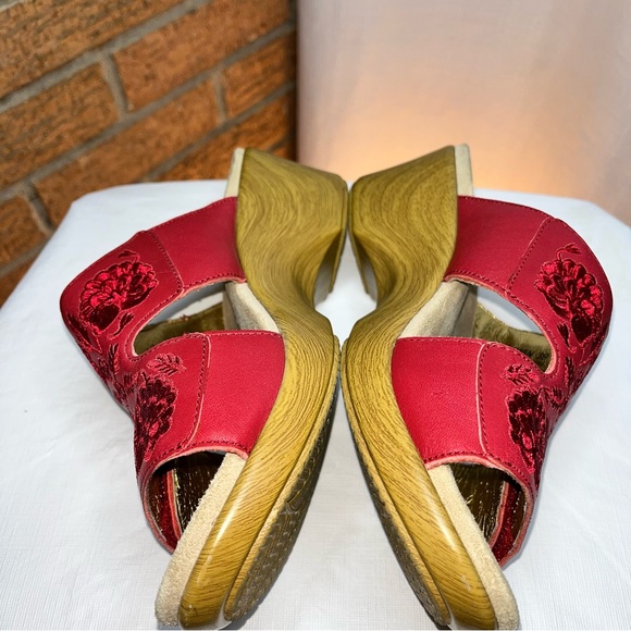 Alegria Linn red leather embroidered flower slip-on wedge sandals - EU 39 - Picture 7 of 9